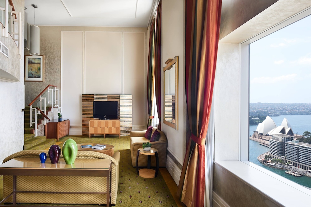 Presidential Suite, 2 Bedrooms (Opera House View) thumbnail 5