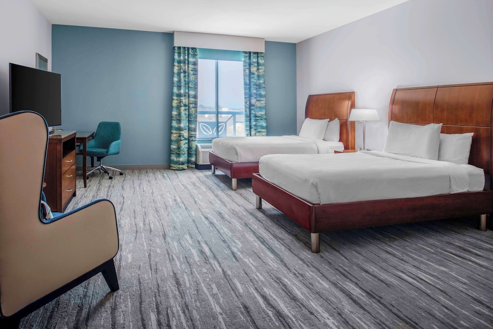 Room, 2 Queen Beds, Accessible, Non Smoking - Photo 2
