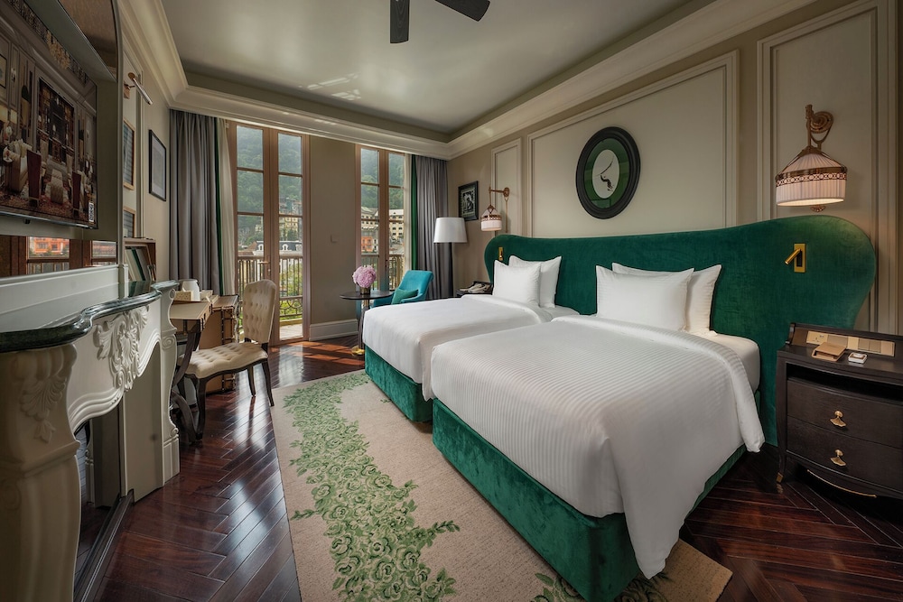 Premier Double or Twin Room, Balcony, City View photo 2