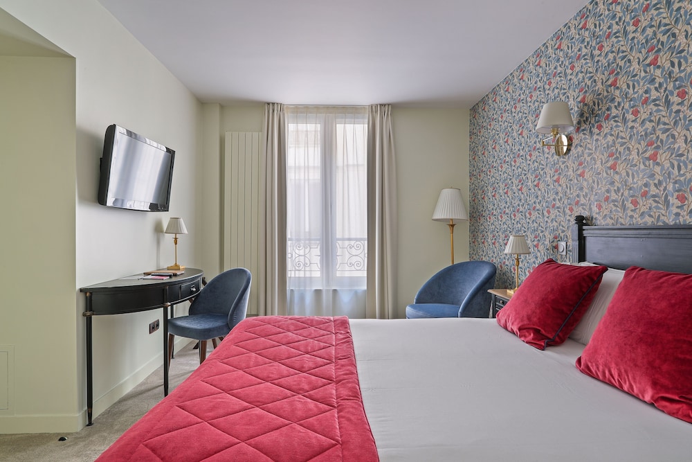 Superior Double or Twin Room photo 3