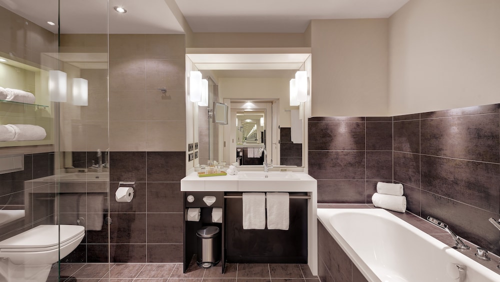 Suite, 1 Bedroom, City View - Photo 5