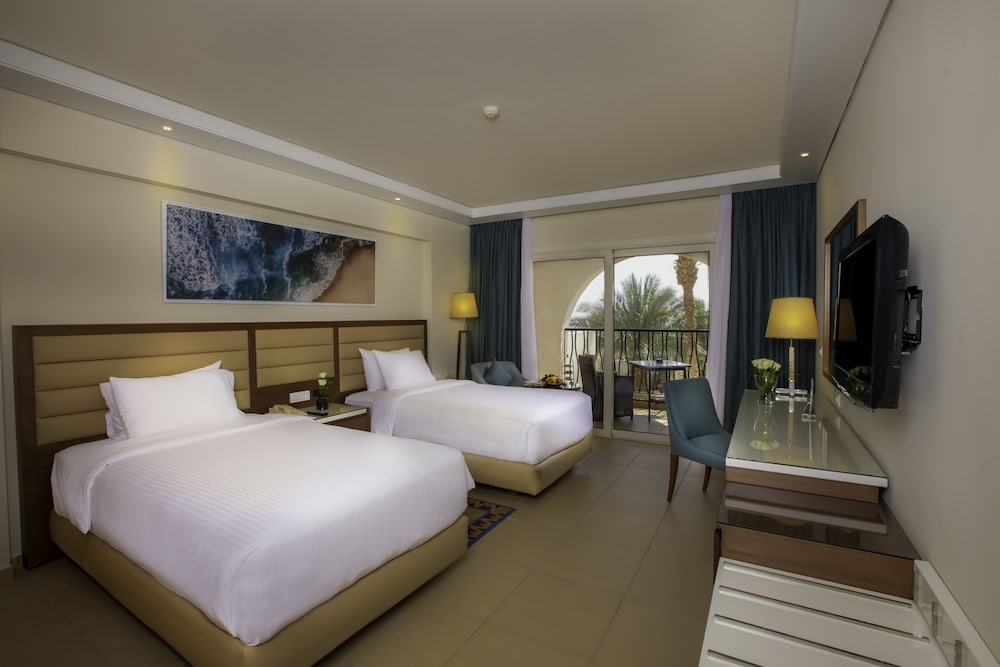 Panoramic Room, 1 King Bed, Sea View (Pool View) - Photo 1