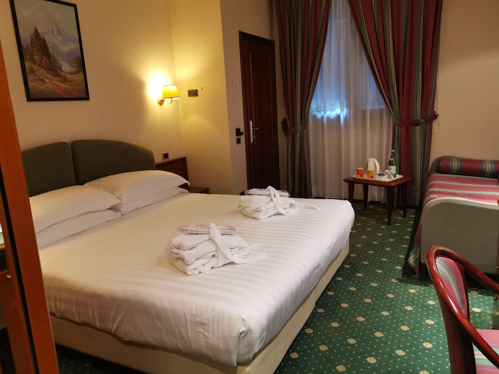 Deluxe Double Room photo 2