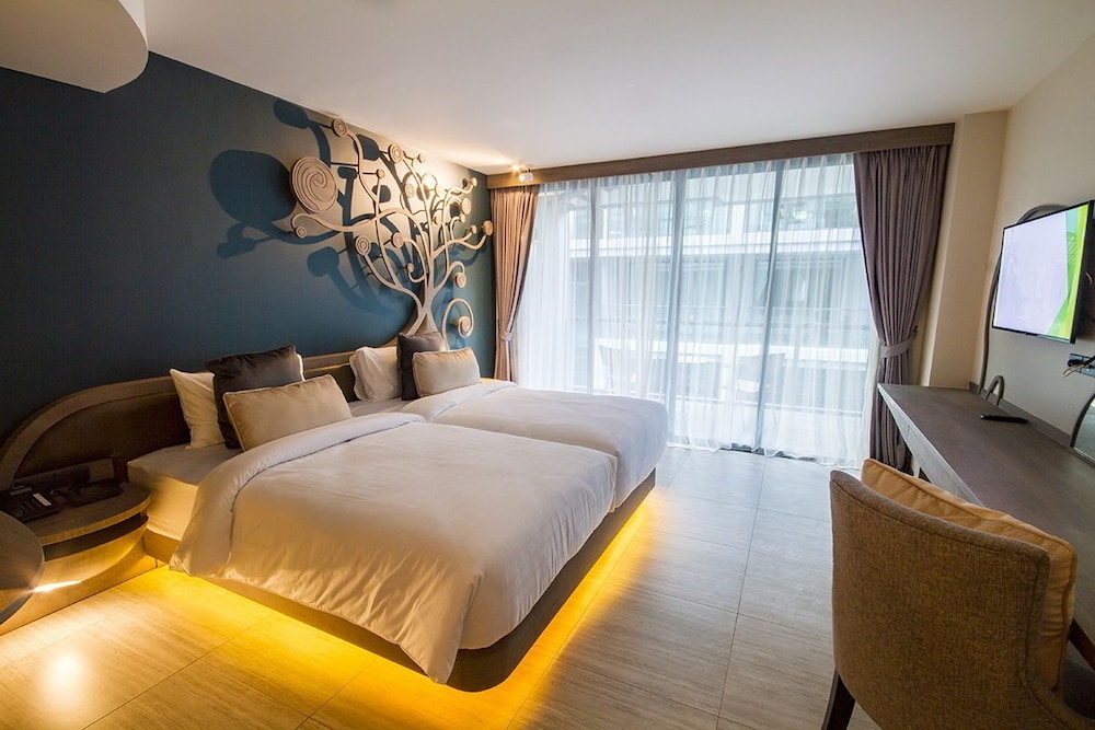 Deluxe Room - Photo 2