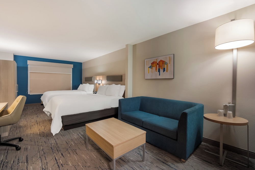 Suite, 1 King Bed, Accessible (Communications) - Photo 2