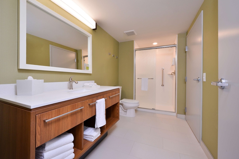 Studio Suite, 1 King Bed, Non Smoking photo 3