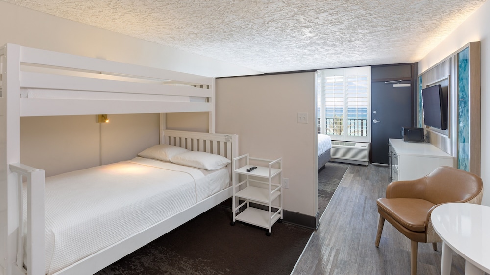 Standard Room, Multiple Beds, Oceanfront - Photo 7