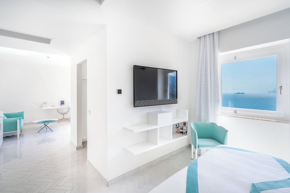 Deluxe Room, Corner