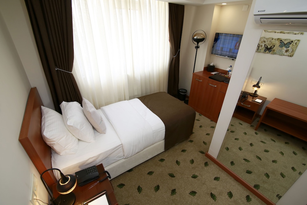 Standard Double or Twin Room, Non Smoking - Photo 11