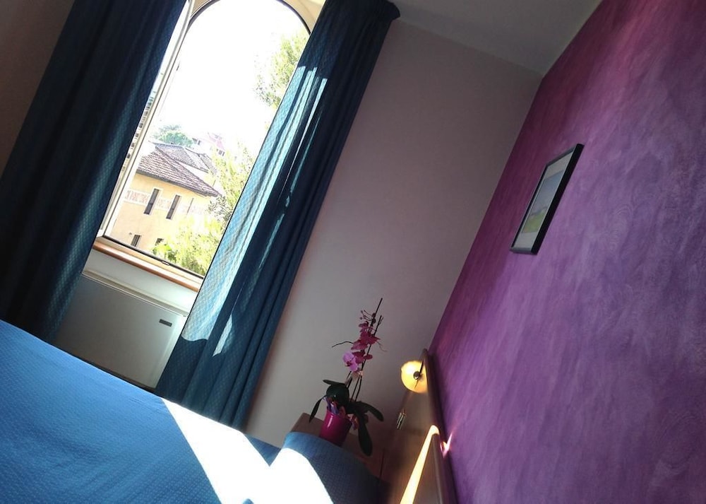 Double or Twin Room - Photo 9