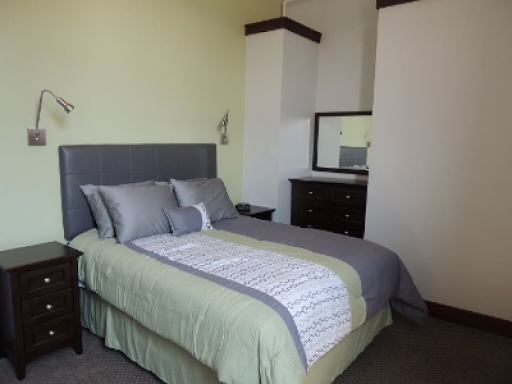 Luxury Suite, Private Bathroom (The Superior) photo 1