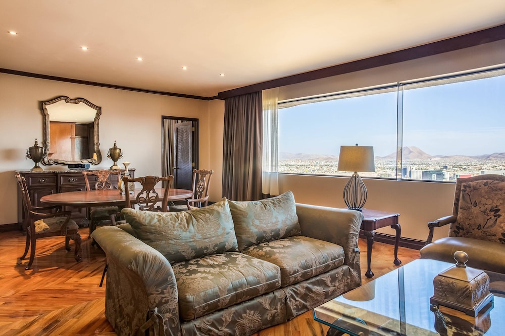 Presidential Suite, 1 King Bed photo 3