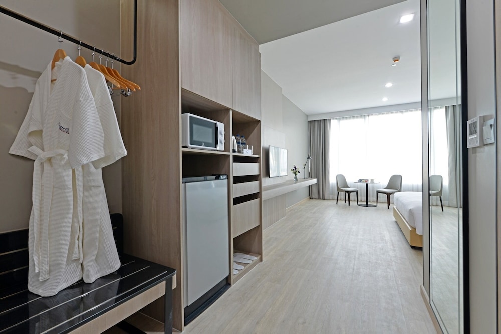 Grand Deluxe Suite Room - Photo 6