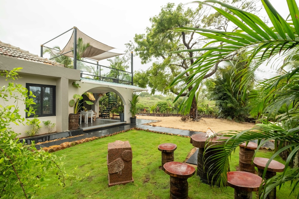 Luxury Villa photo 2