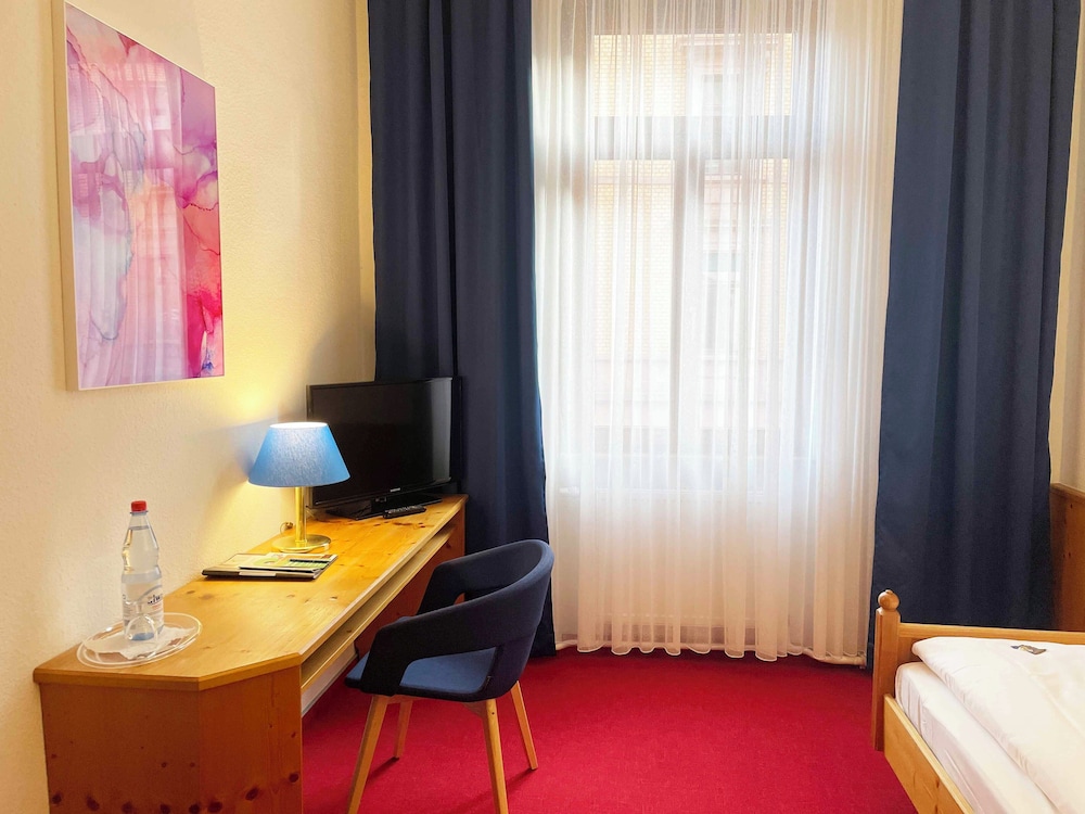 Single Room photo 1