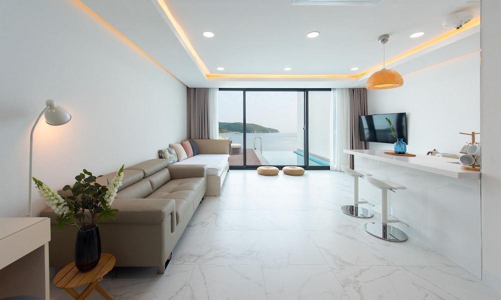 Pool Villa V Type (1007)