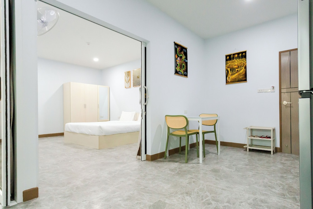 Classic Apartment, 2 Bedrooms, Balcony photo 1