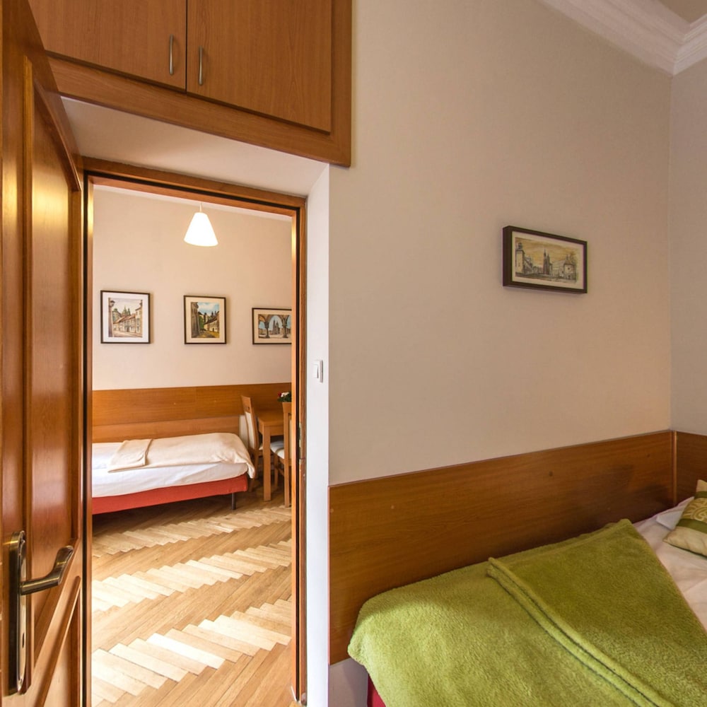 Quadruple Room - Photo 8