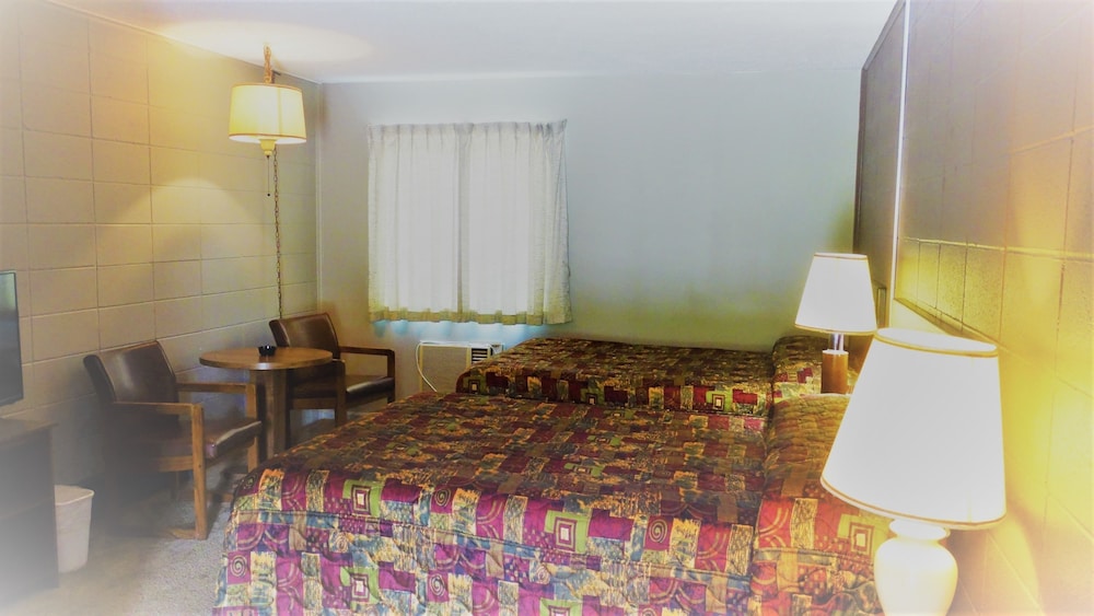 Double Room with Two Double Beds - Smoking photo 3