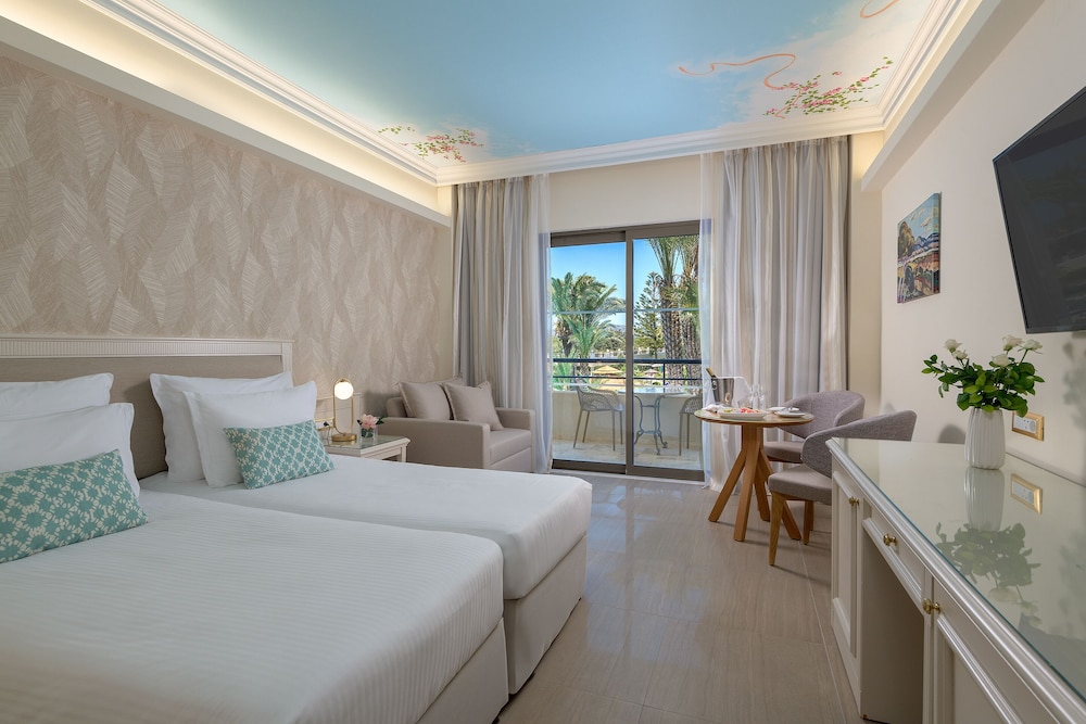Standard Room, Partial Sea View