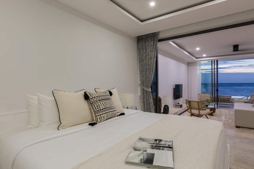 2 Bedroom Sea View Pool Suite & Cinema - Photo 4