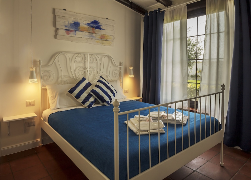 Traditional Double Room, Garden View