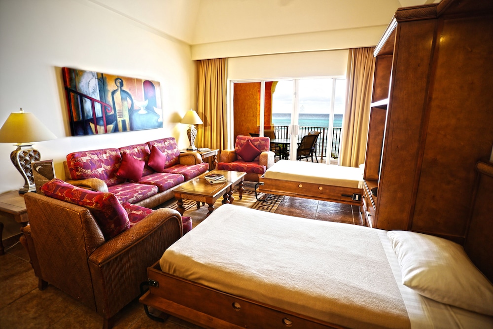 Deluxe Suite, 1 Bedroom, Beach View, Beachfront - Photo 5