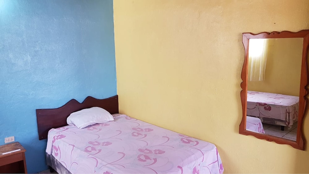 Basic Double Room, Multiple Beds, Non Smoking photo 2
