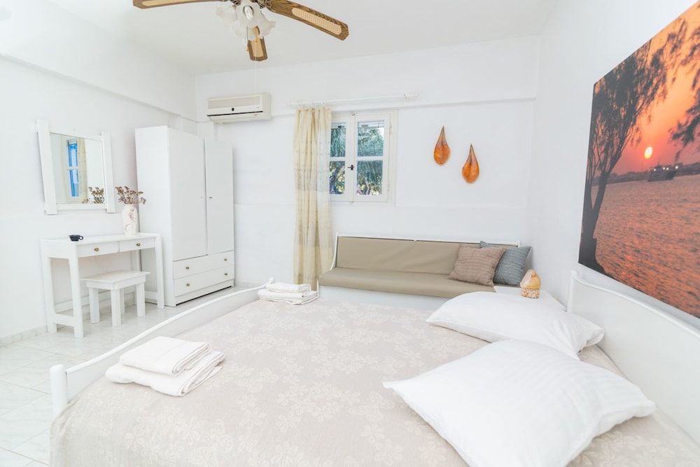 Studio, Garden View, Ground Floor photo 1