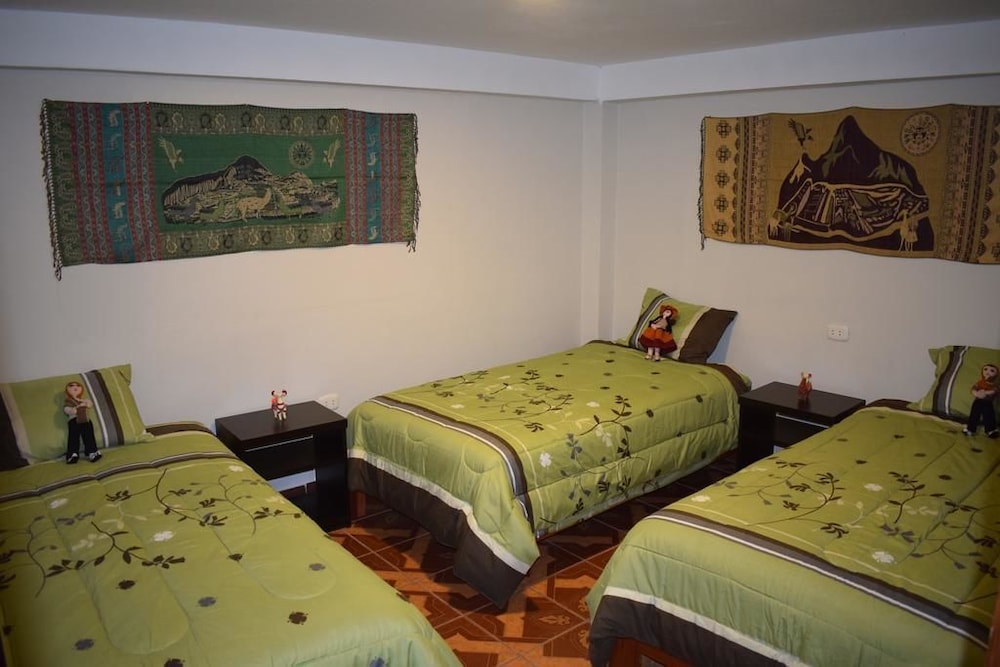 Economy Triple Room, 3 Twin Beds, Shared Bathroom photo 1