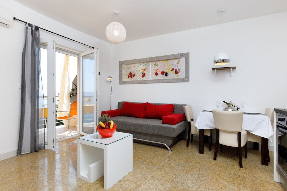 Ooievaar. Zeezicht appartement met panoramisch balkon. photo 2