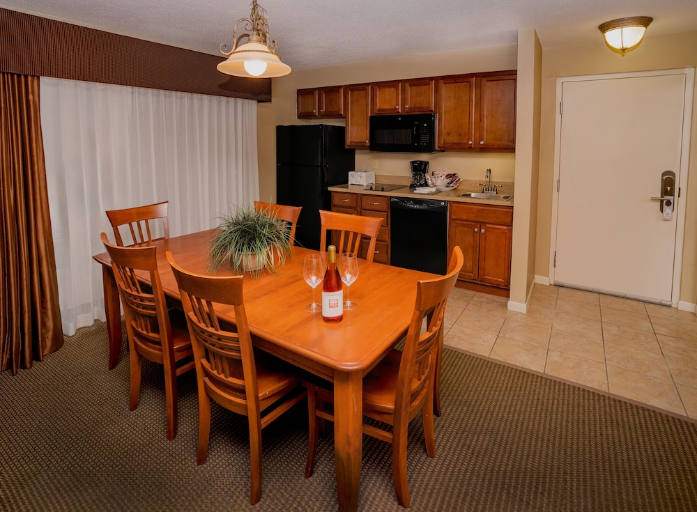Deluxe Room, 1 Queen Bed with Sofa bed, Golf View (Valleyview One Bedroom Condo) - Photo 2