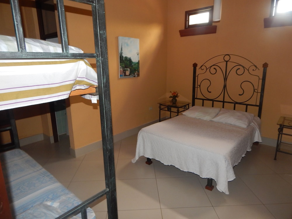 Classic Double Room, Multiple Beds, Non Smoking photo 1