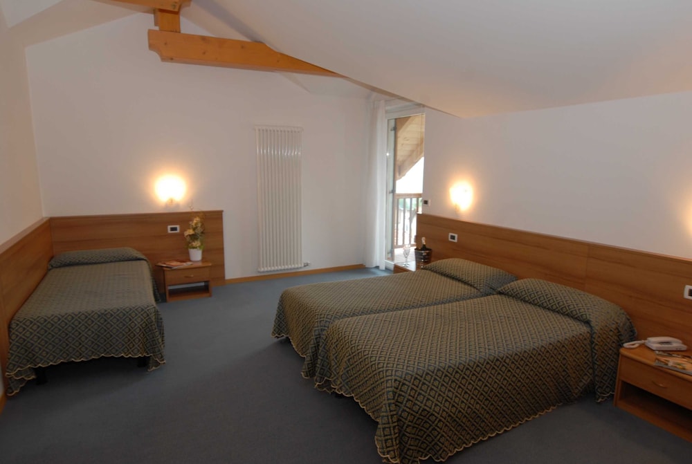 Standard Double Room - Photo 2