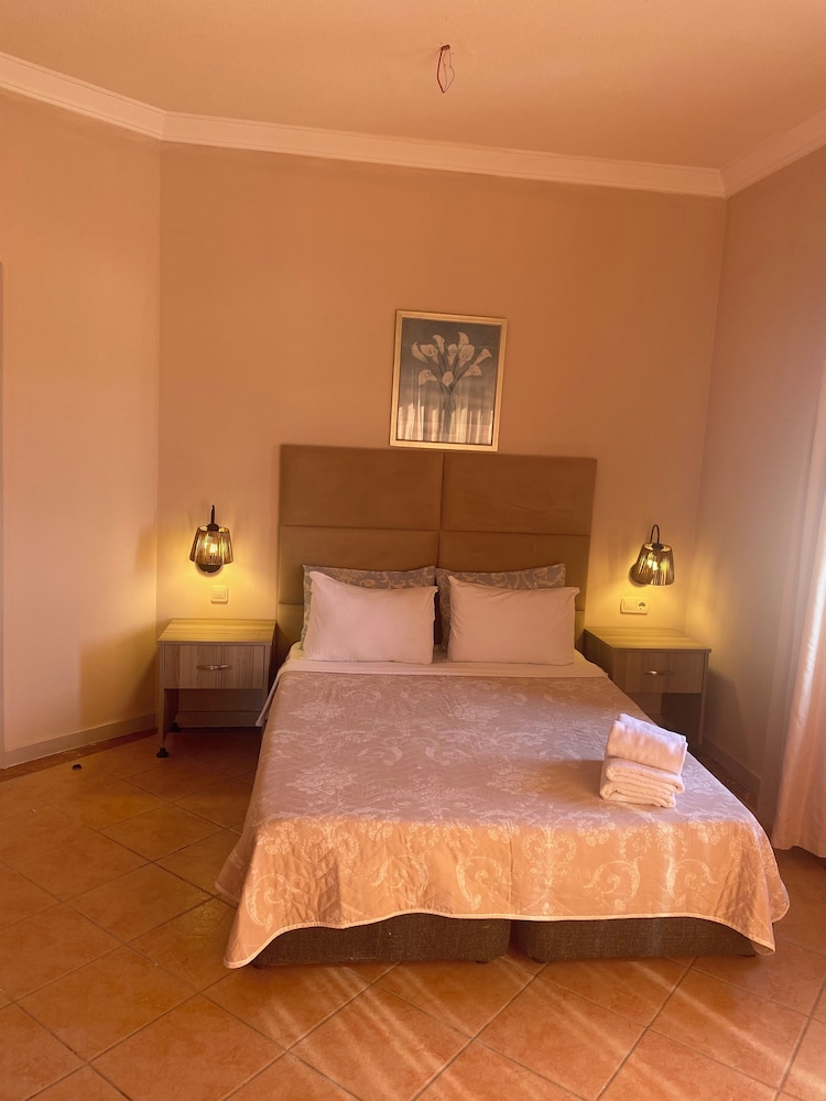 Economy Double Room photo 1