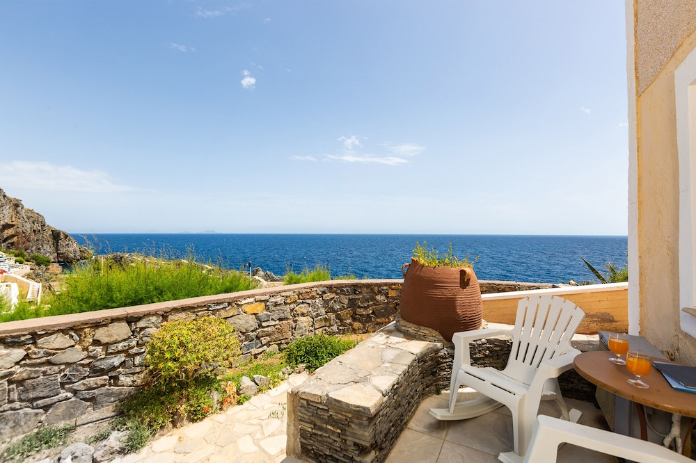 Classic Family Bungalow with Sea View - Photo 8