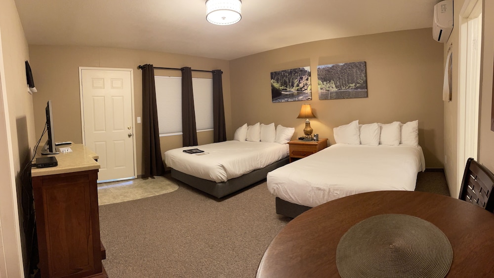 Deluxe Room, Kitchenette, River View