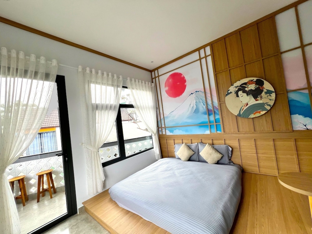 Luxury Apartment, Balcony, City View