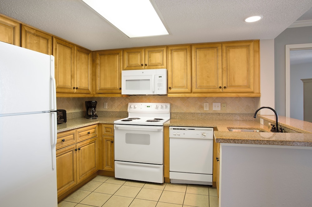 2 Bedroom Angle Oceanfront Condo South Tower - Photo 4