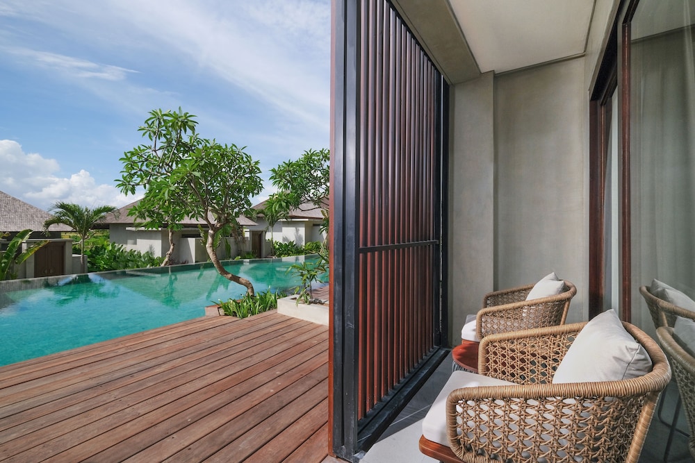 Garcia Suite Pool Access - Photo 1