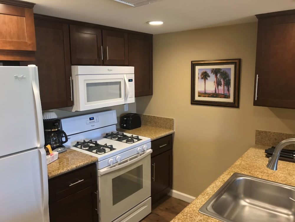 One Bedroom - Photo 5