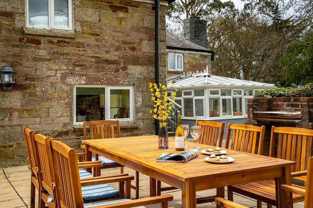 Superior Cottage