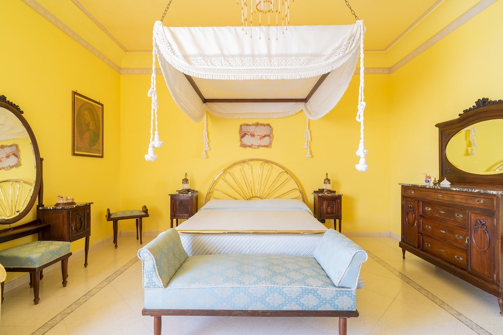 Villa photo 3