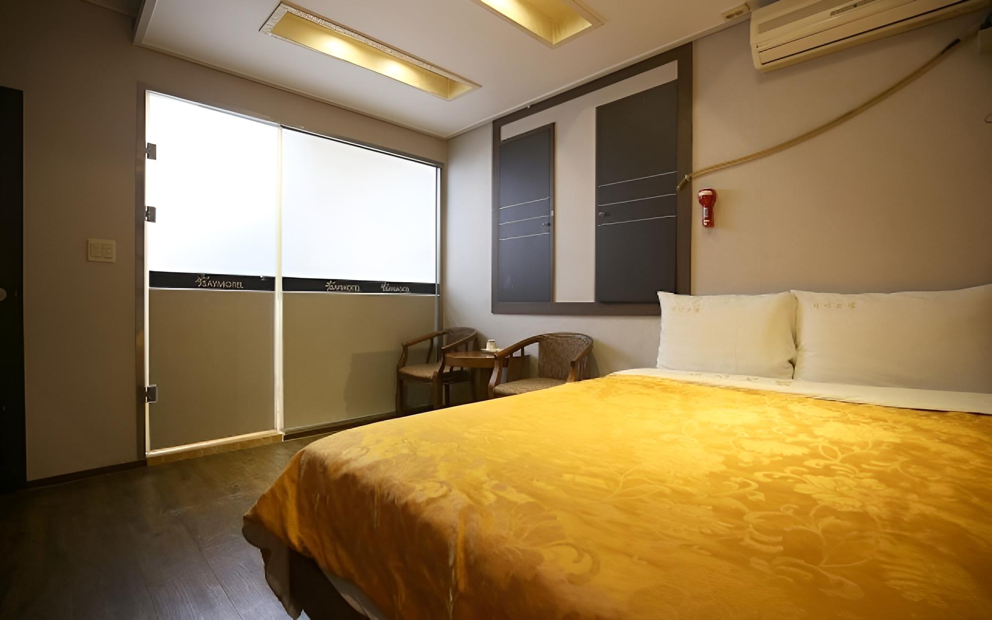 Room (Standard Room) - Photo 4