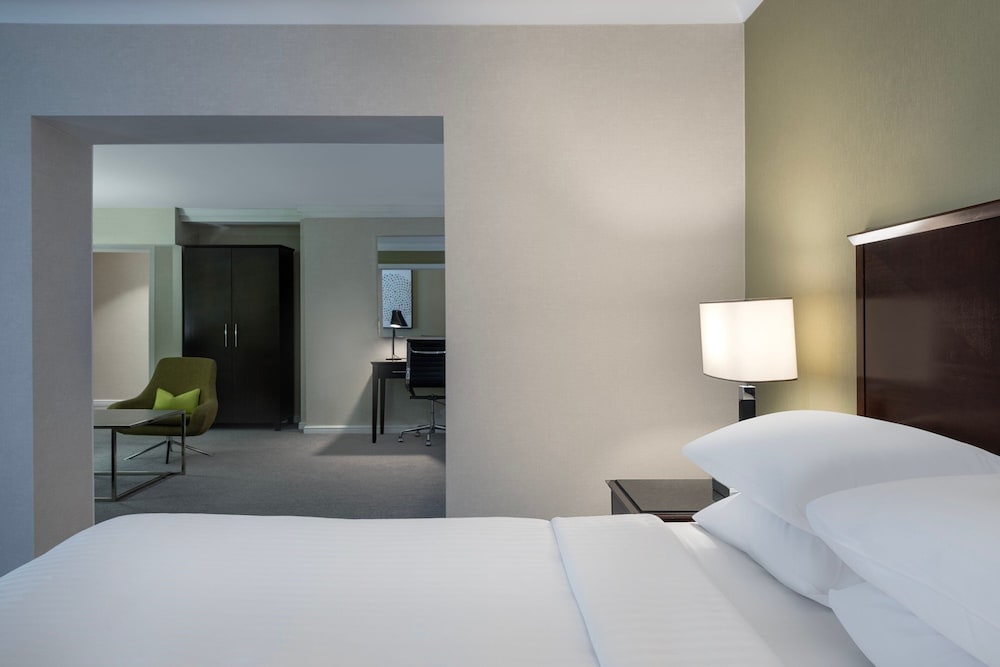 Executive Suite, 1 Bedroom - Photo 5