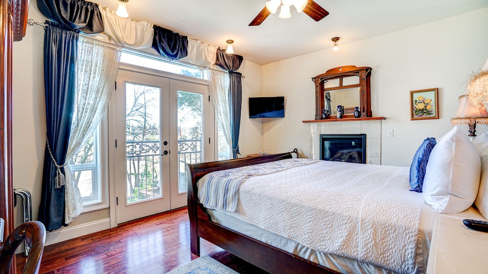 River's Bend Suite
