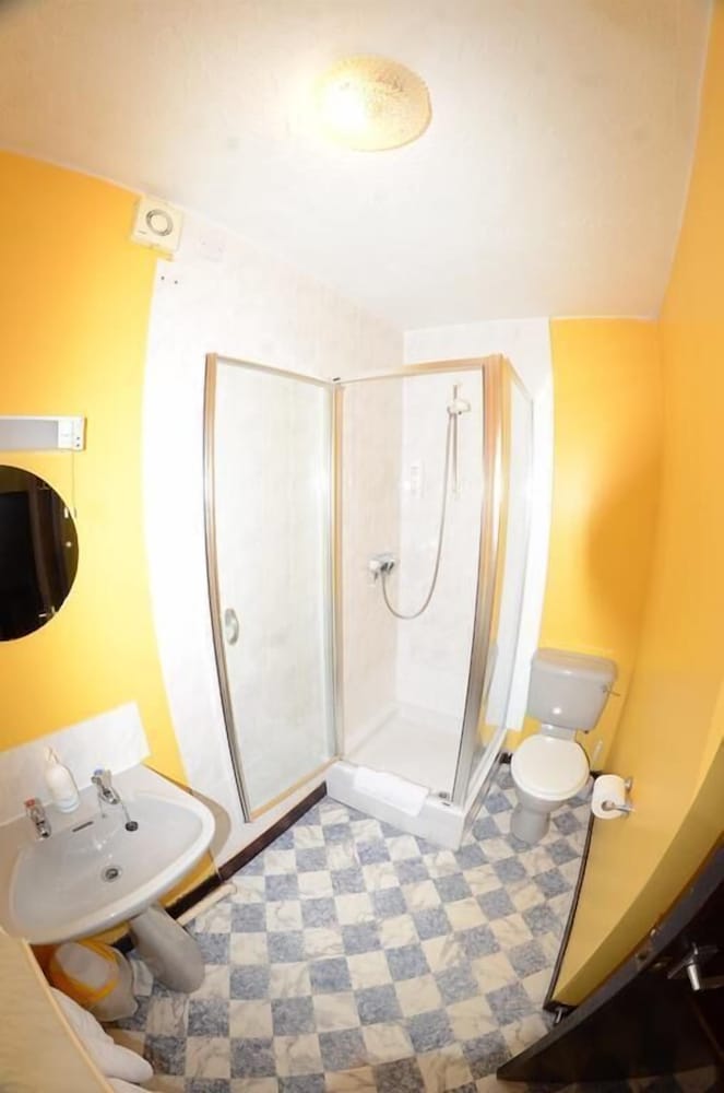 Budget Double Room photo 3