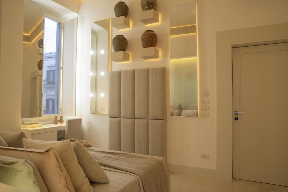 Deluxe Room - Photo 5