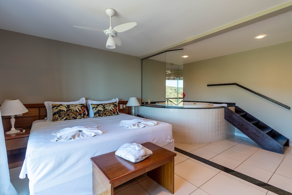 Room (Master) - Photo 46