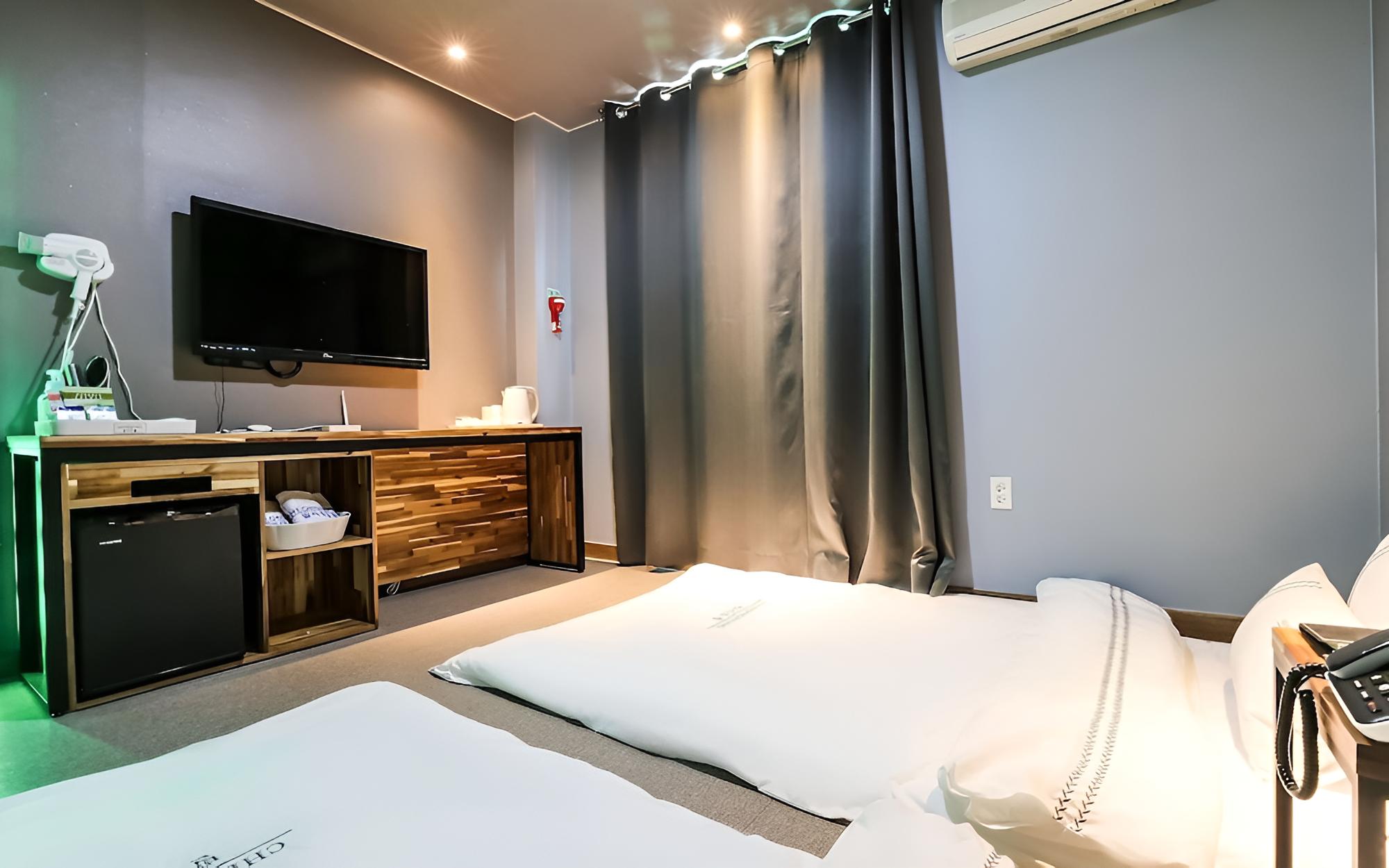 Room (On-dol) - Photo 9
